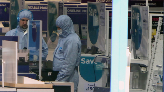 Illustration for article titled Scenes from a Riot: Electronics Stores Sacked by British Looters